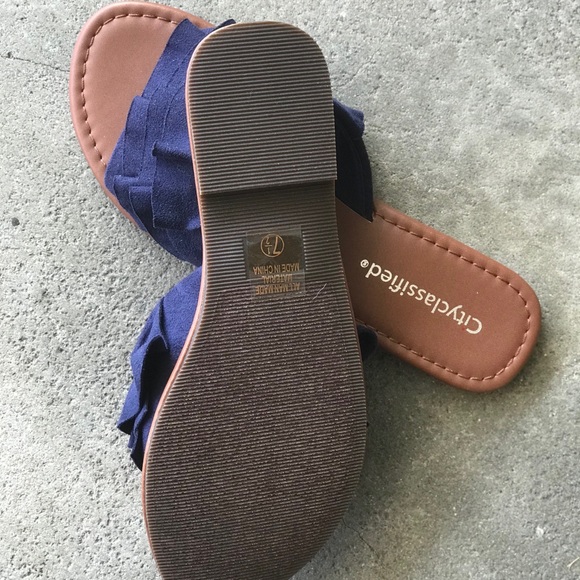 City Classified girly navy ruffle Slide Sandals - Picture 4 of 4